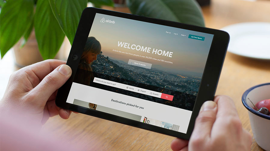 1580226686 airbnb campaign tablet16 9